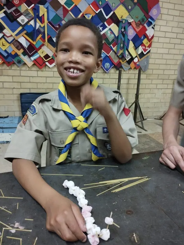Cubs build creatures and structures, photo 6